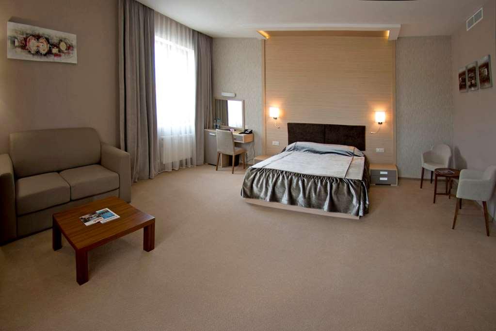 Ovis Hotel Kharkiv Room photo